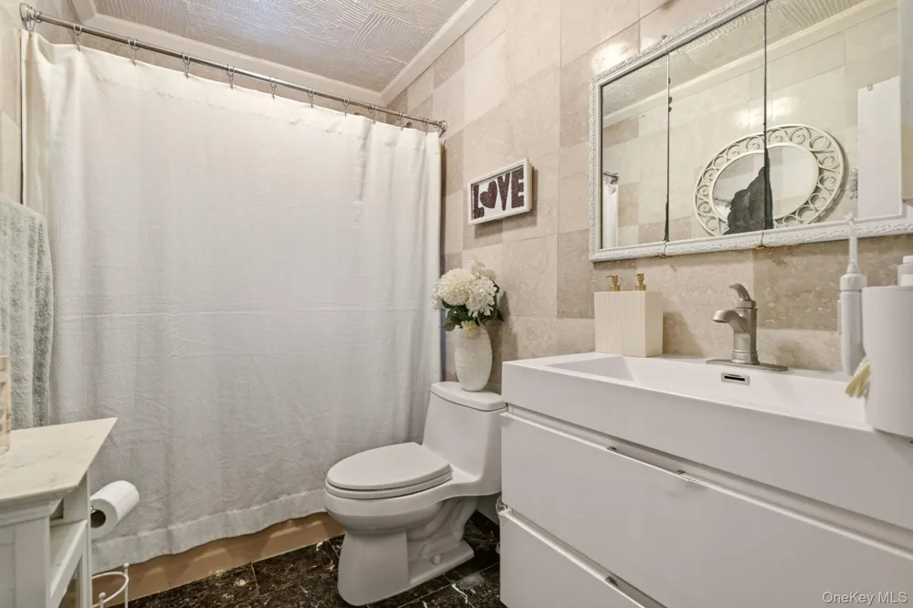 902 E 232nd Street Bronx, NY 10466