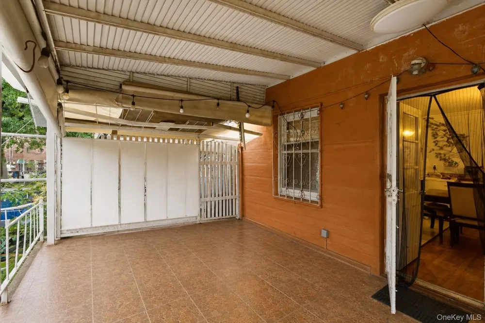 902 E 232nd Street Bronx, NY 10466