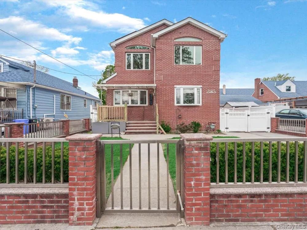 252-15 82nd Avenue Bellerose, NY 11426