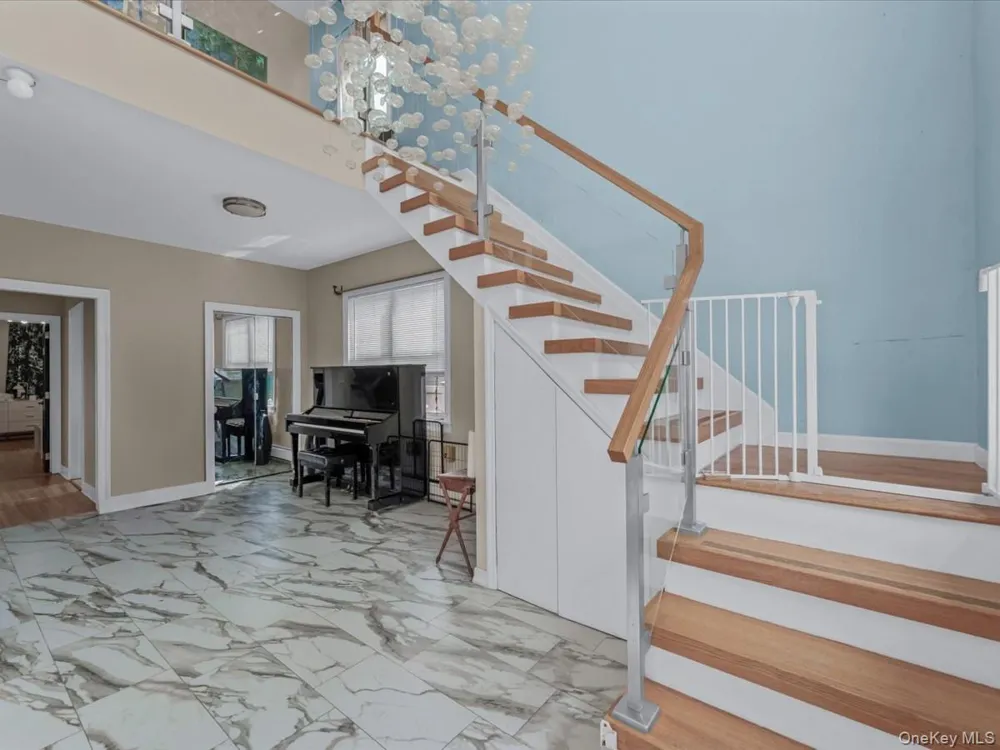 252-15 82nd Avenue Bellerose, NY 11426