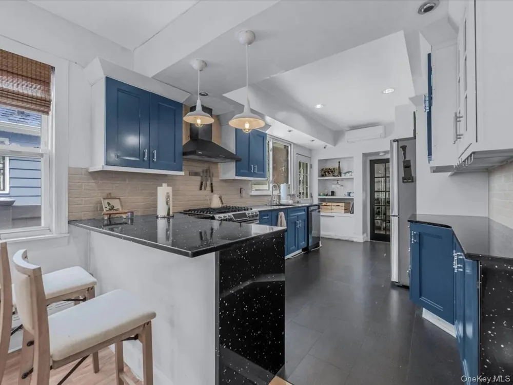 252-15 82nd Avenue Bellerose, NY 11426