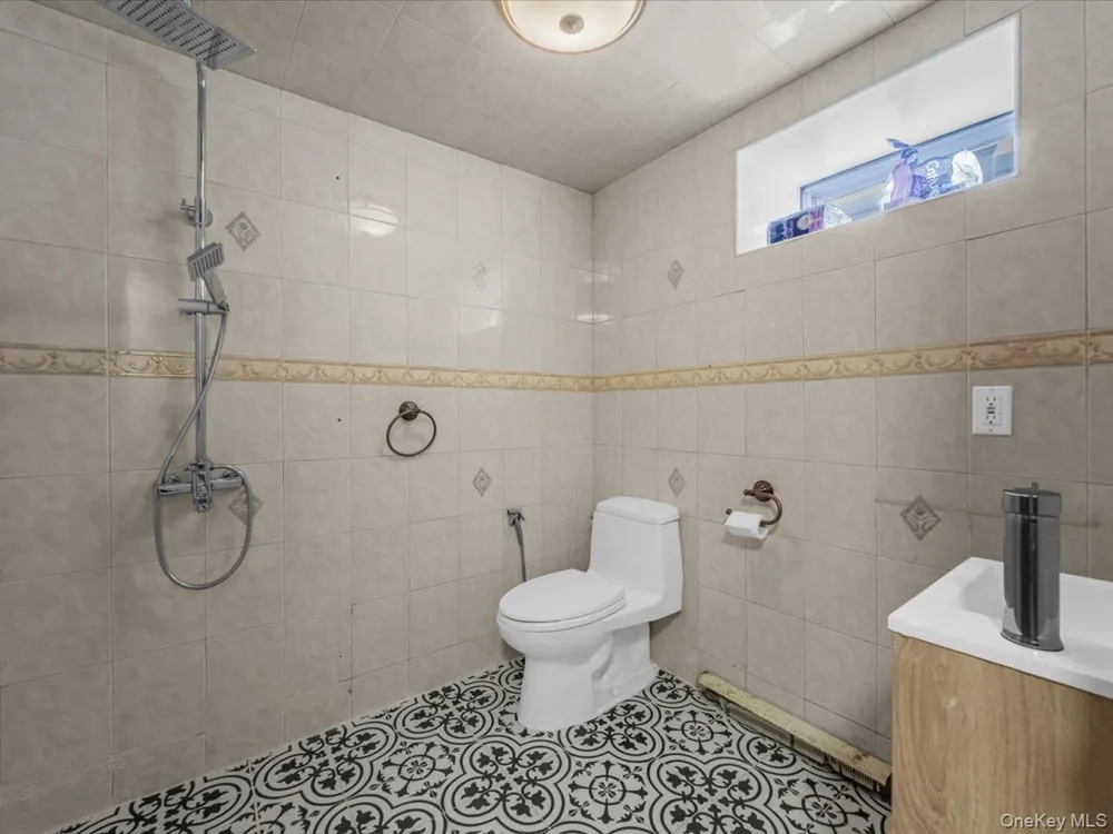 252-15 82nd Avenue Bellerose, NY 11426
