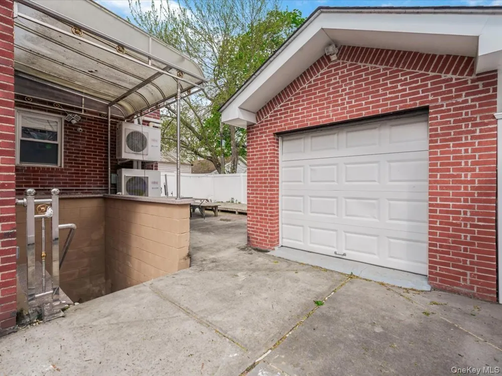 252-15 82nd Avenue Bellerose, NY 11426