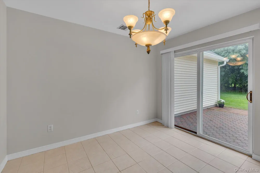 403 Winged Foot Way Riverhead, NY 11901