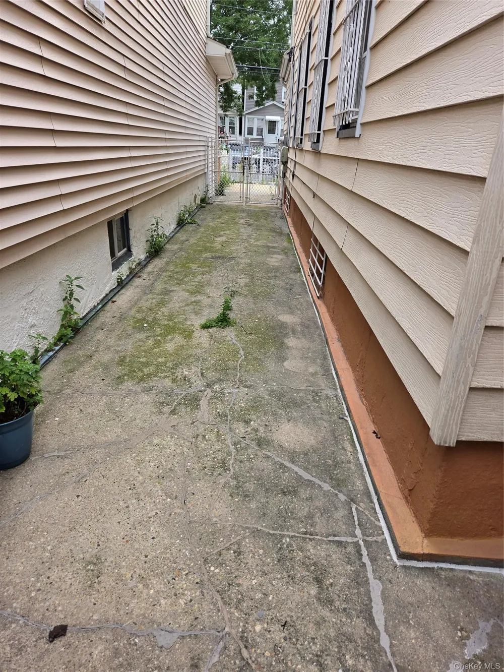 90-51 201st Street Hollis, NY 11423