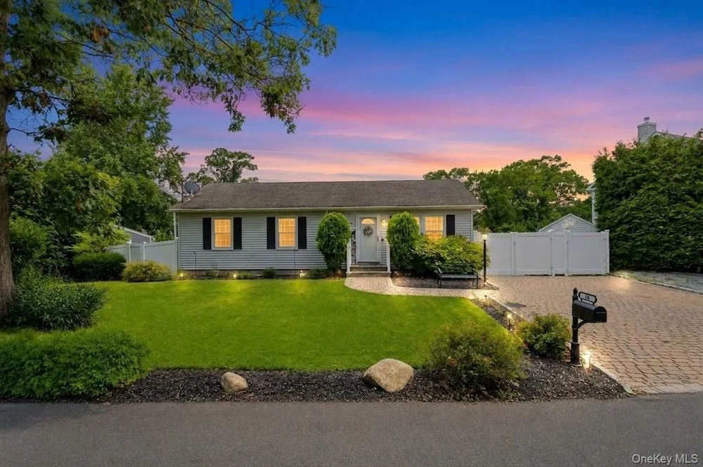 18 Hillcrest Road Rocky Point, NY 11778