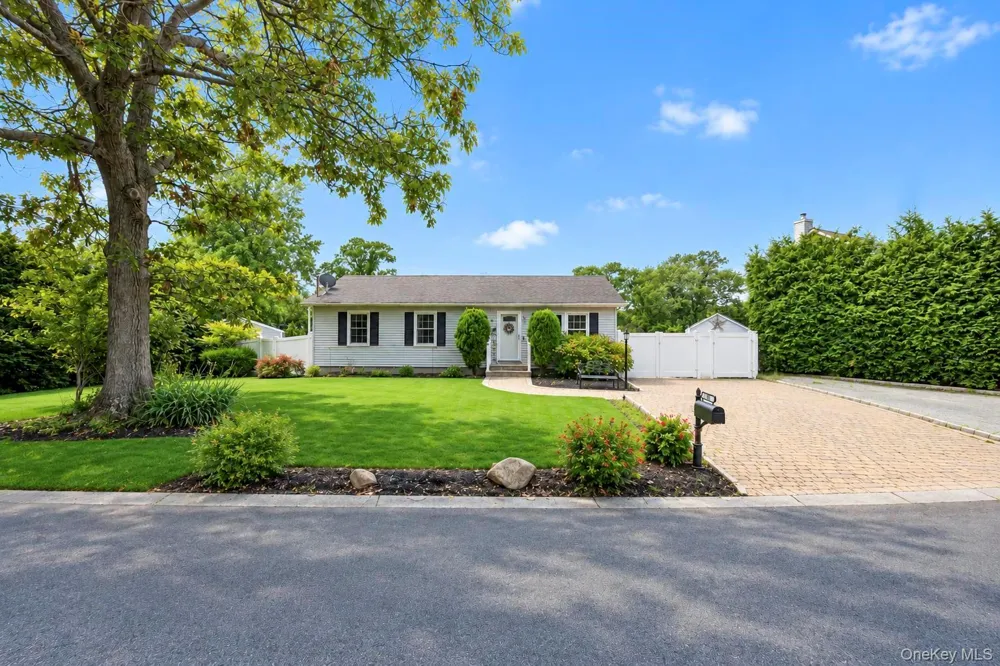 18 Hillcrest Road Rocky Point, NY 11778