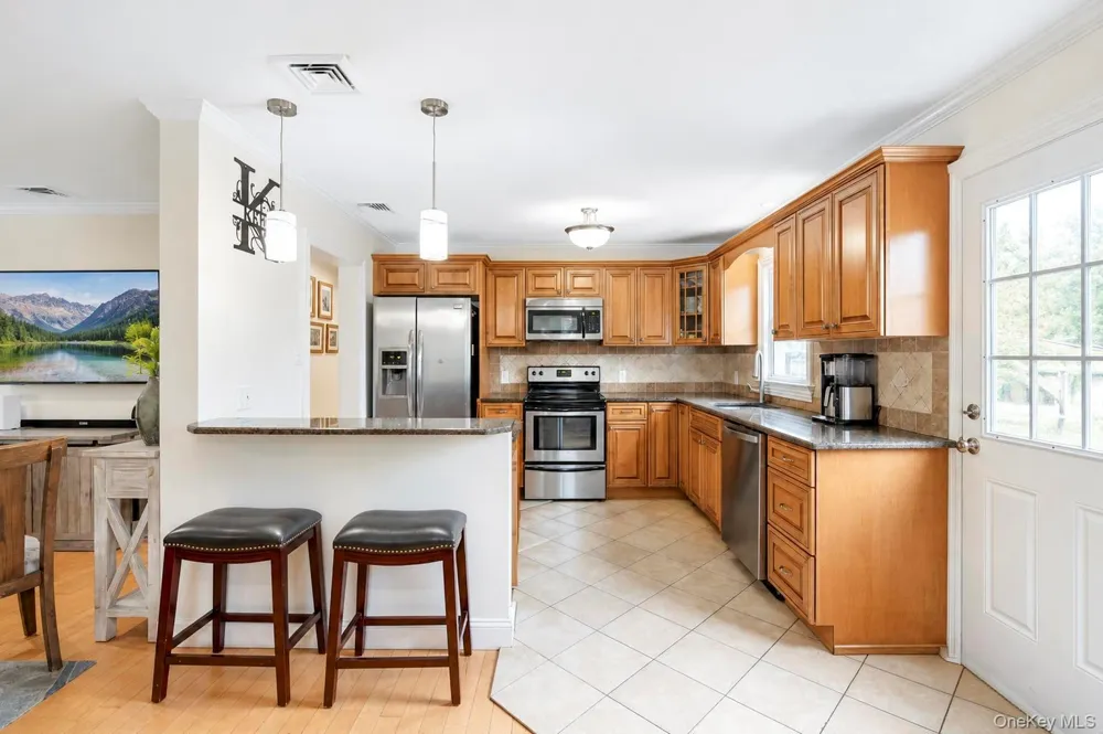 18 Hillcrest Road Rocky Point, NY 11778