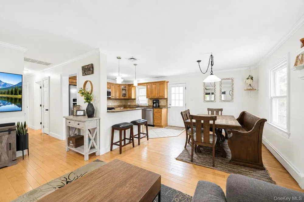 18 Hillcrest Road Rocky Point, NY 11778