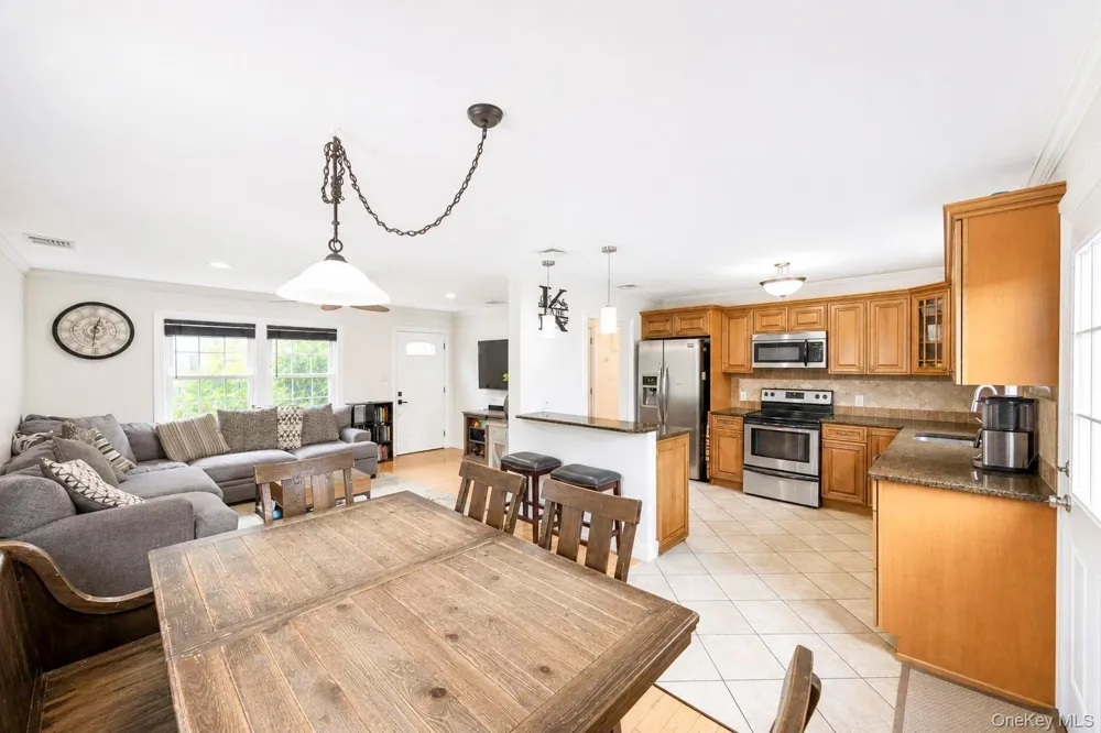 18 Hillcrest Road Rocky Point, NY 11778