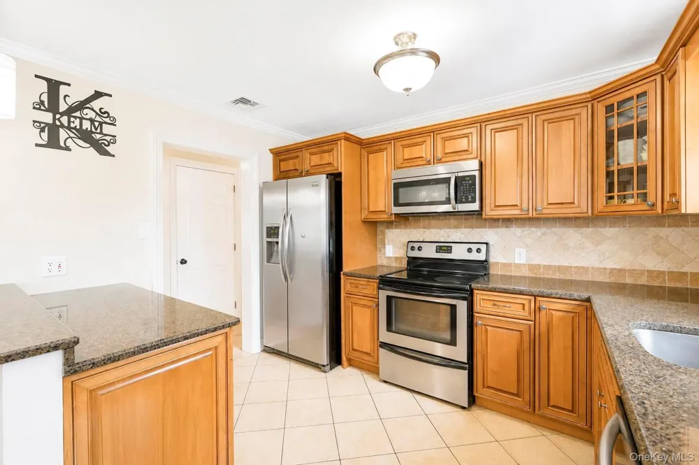 18 Hillcrest Road Rocky Point, NY 11778