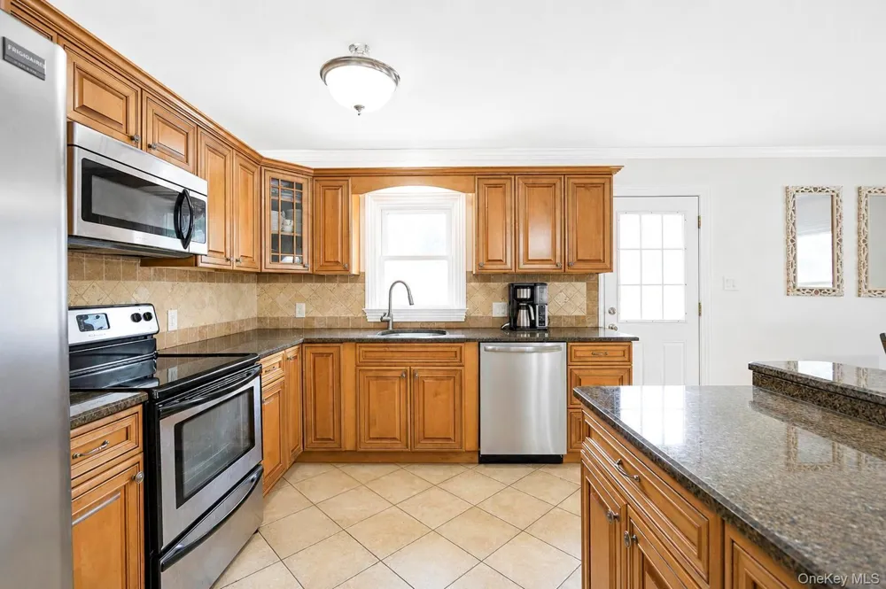 18 Hillcrest Road Rocky Point, NY 11778