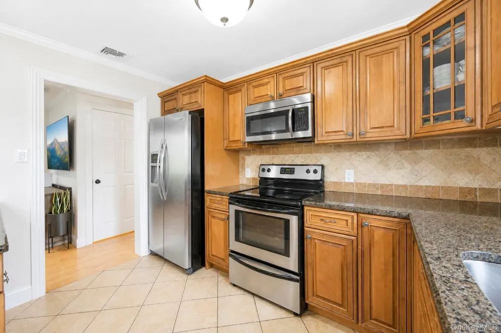 18 Hillcrest Road Rocky Point, NY 11778