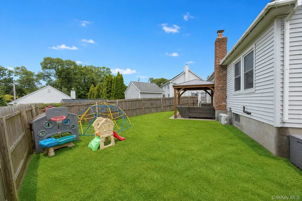 18 Hillcrest Road Rocky Point, NY 11778