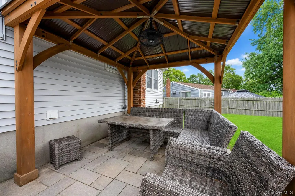 18 Hillcrest Road Rocky Point, NY 11778