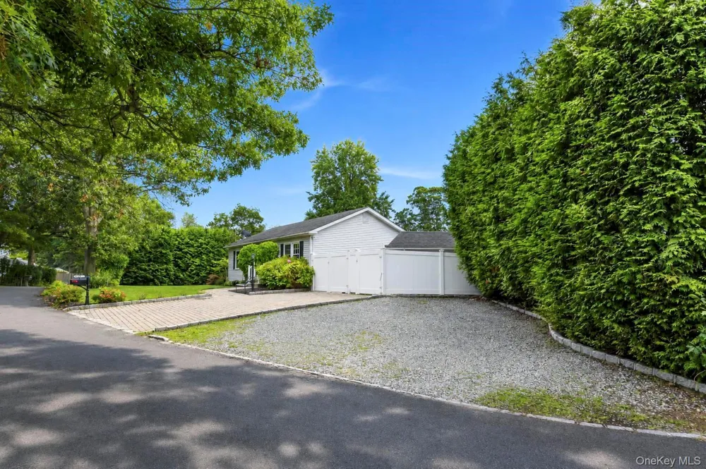 18 Hillcrest Road Rocky Point, NY 11778