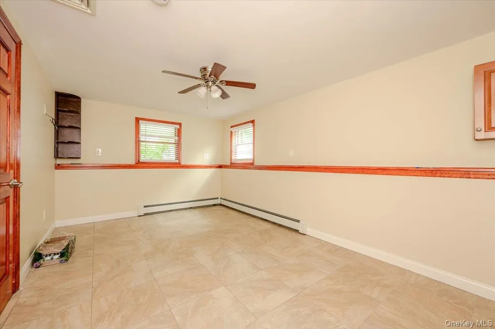 2664 Grayson Drive East Meadow, NY 11554