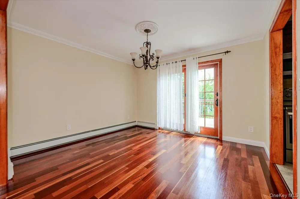 2664 Grayson Drive East Meadow, NY 11554
