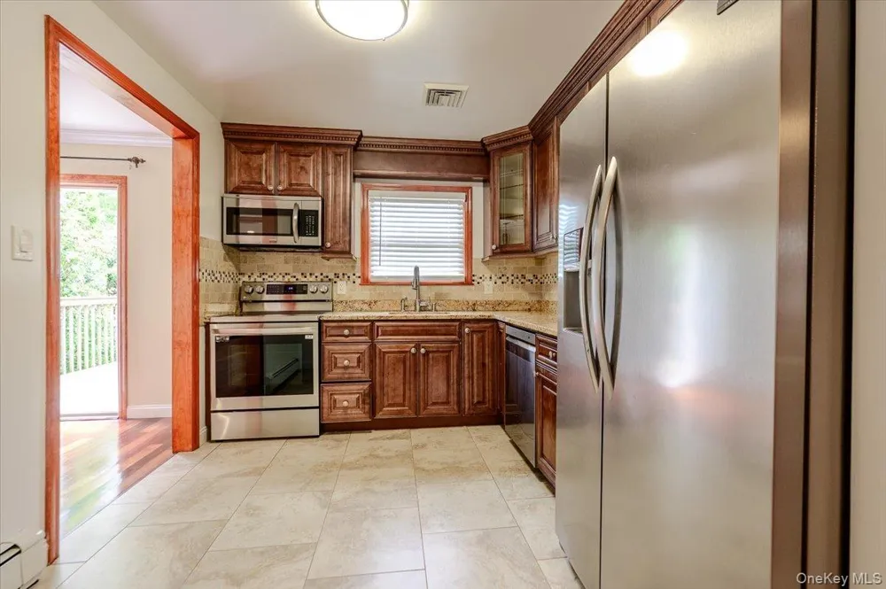 2664 Grayson Drive East Meadow, NY 11554
