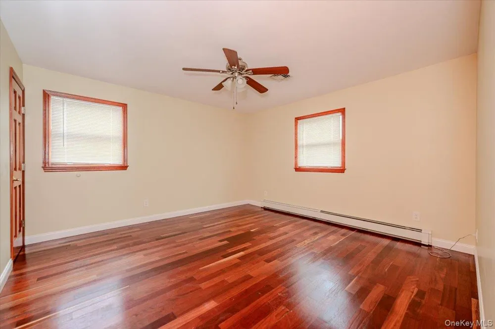 2664 Grayson Drive East Meadow, NY 11554