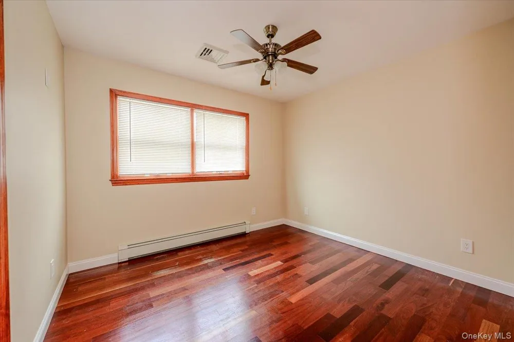 2664 Grayson Drive East Meadow, NY 11554