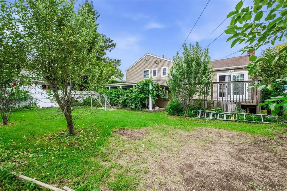 2664 Grayson Drive East Meadow, NY 11554