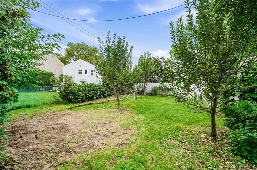 2664 Grayson Drive East Meadow, NY 11554