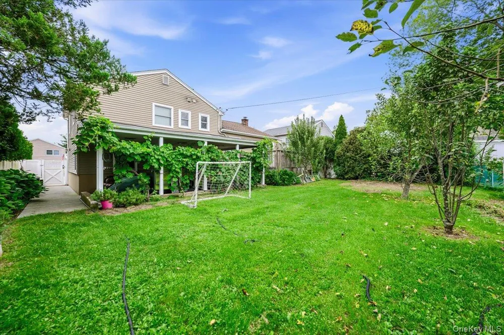 2664 Grayson Drive East Meadow, NY 11554