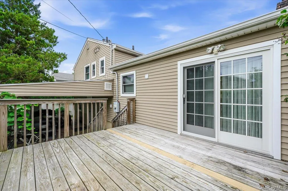 2664 Grayson Drive East Meadow, NY 11554