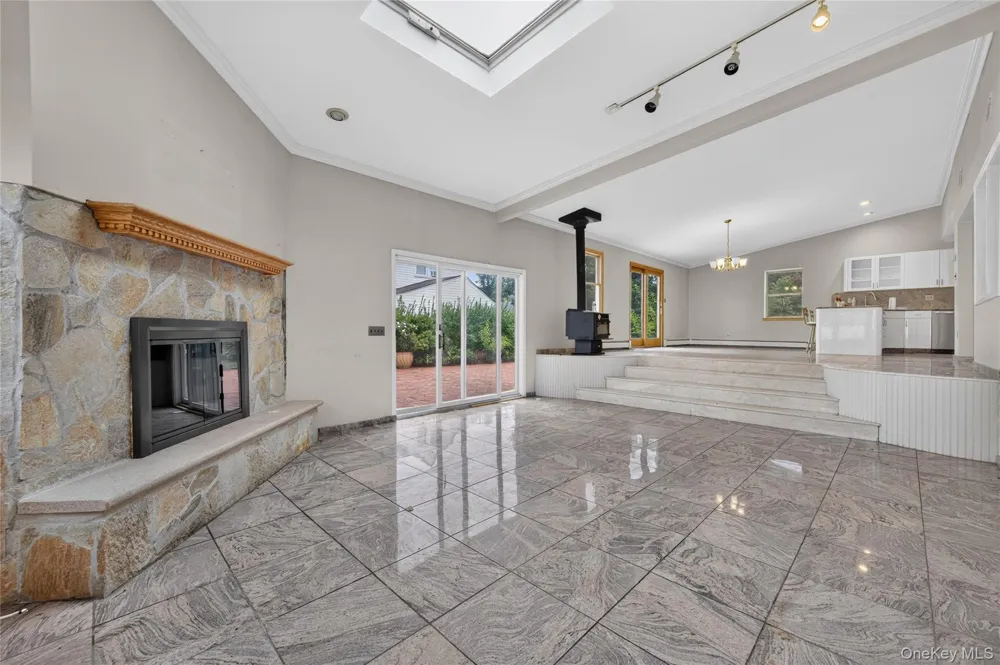 146 Longwood Avenue Westbury, NY 11590