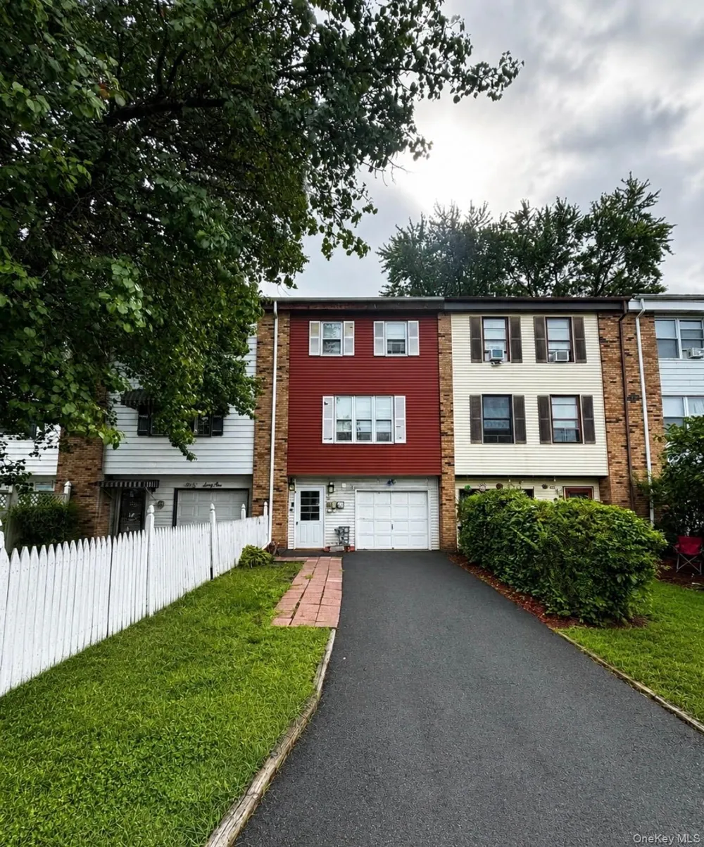 63 Greenway Terrace Middletown, NY 10941