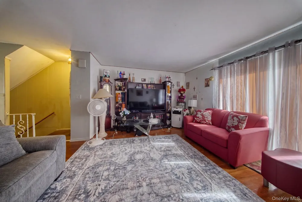 63 Greenway Terrace Middletown, NY 10941