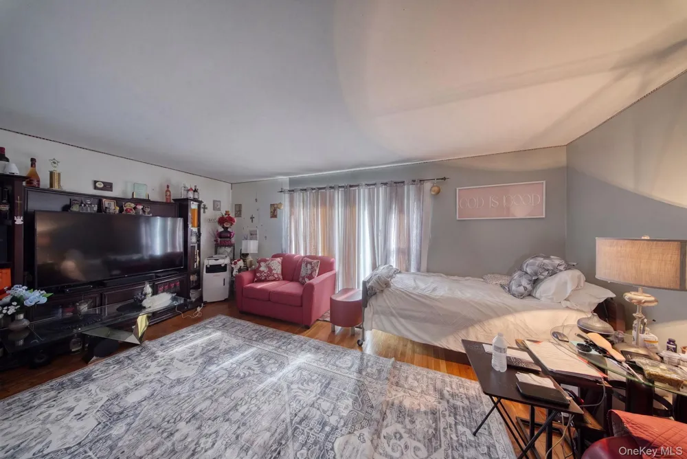 63 Greenway Terrace Middletown, NY 10941