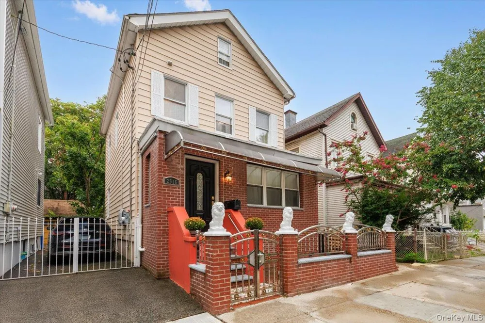 2516 Glebe Avenue Bronx, NY 10461