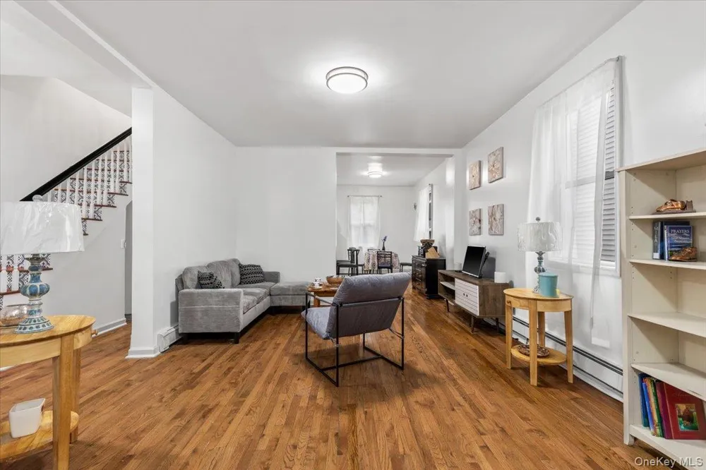 2516 Glebe Avenue Bronx, NY 10461