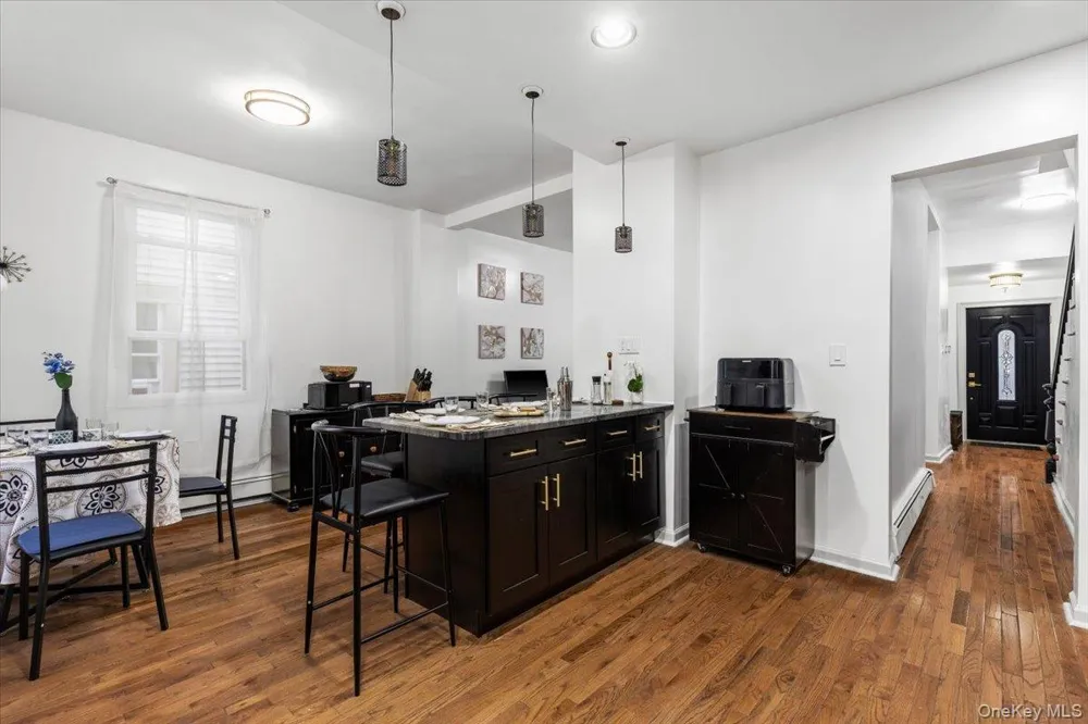 2516 Glebe Avenue Bronx, NY 10461