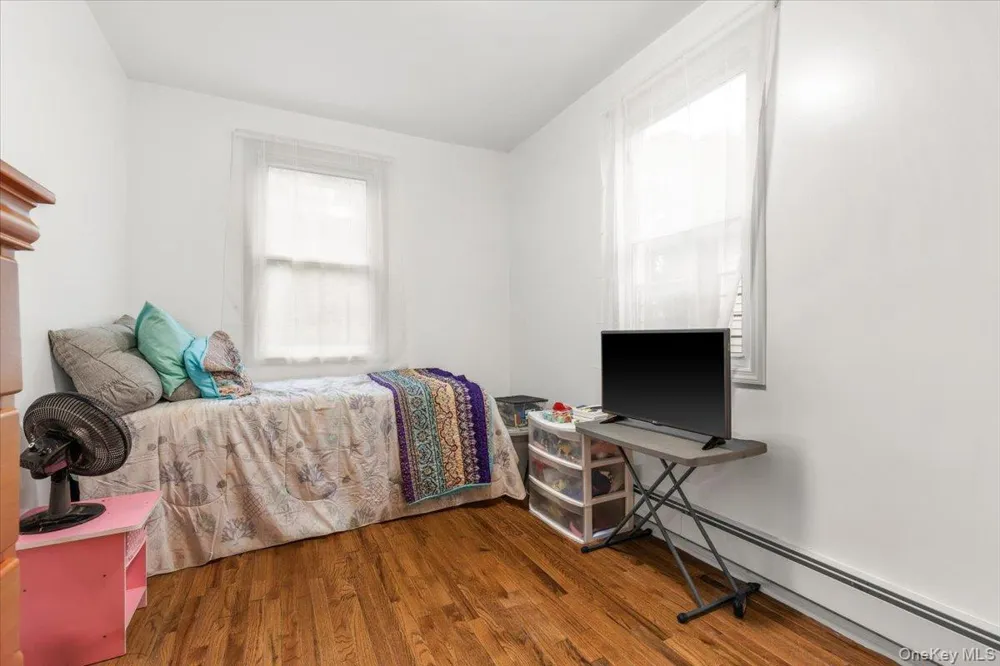 2516 Glebe Avenue Bronx, NY 10461