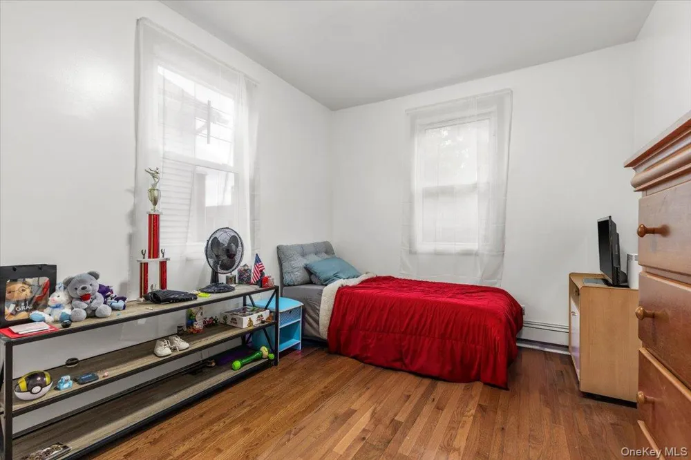 2516 Glebe Avenue Bronx, NY 10461