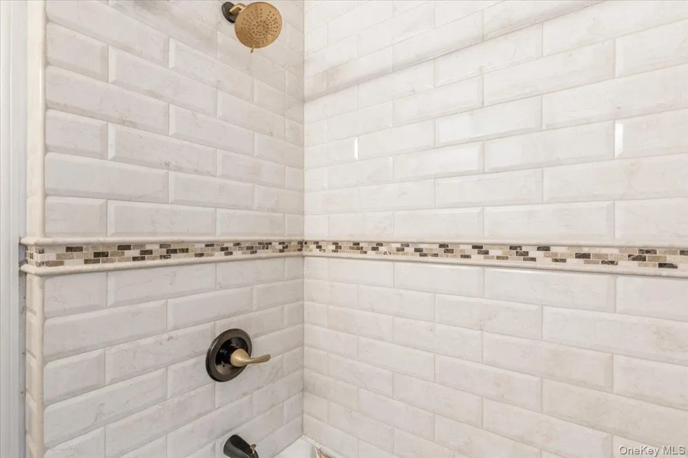2516 Glebe Avenue Bronx, NY 10461