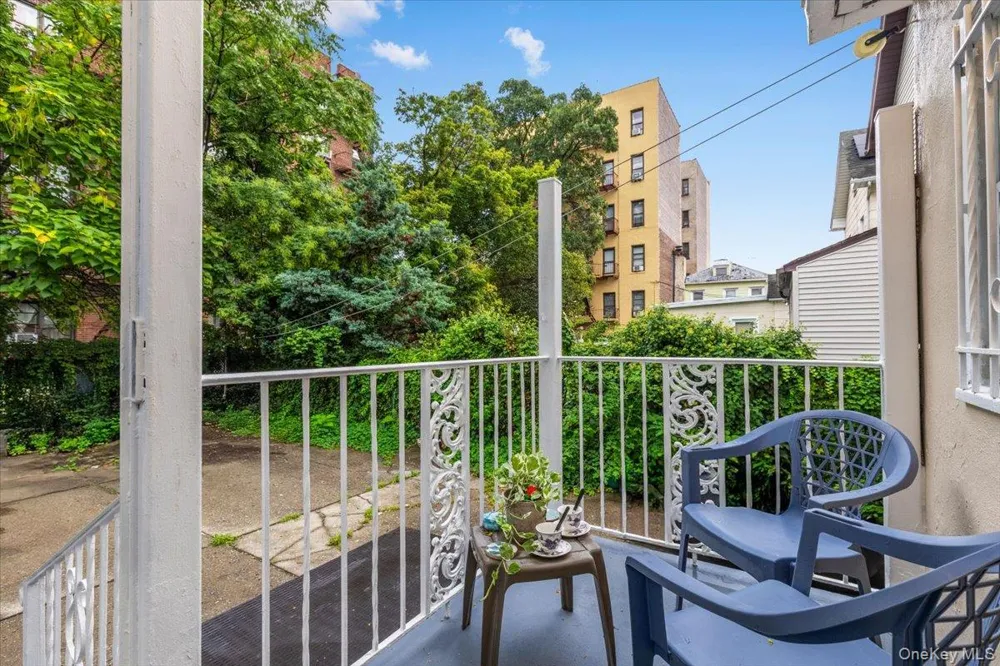 2516 Glebe Avenue Bronx, NY 10461