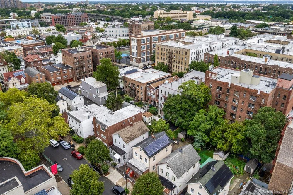 2516 Glebe Avenue Bronx, NY 10461