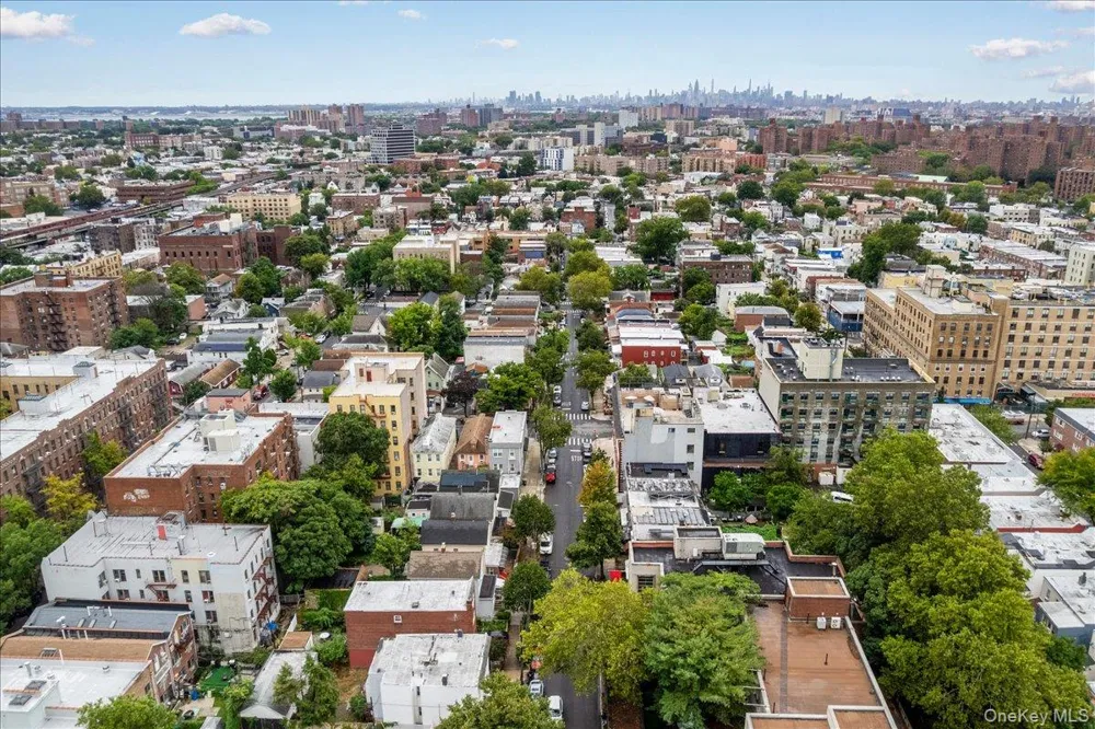 2516 Glebe Avenue Bronx, NY 10461