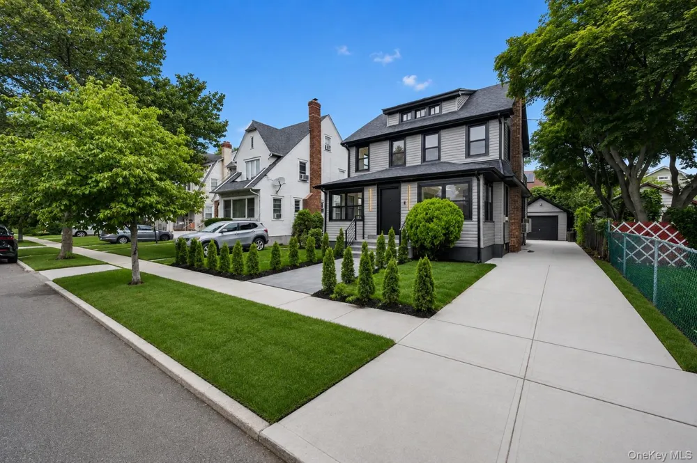 11137 196th Street Hollis, NY 11412