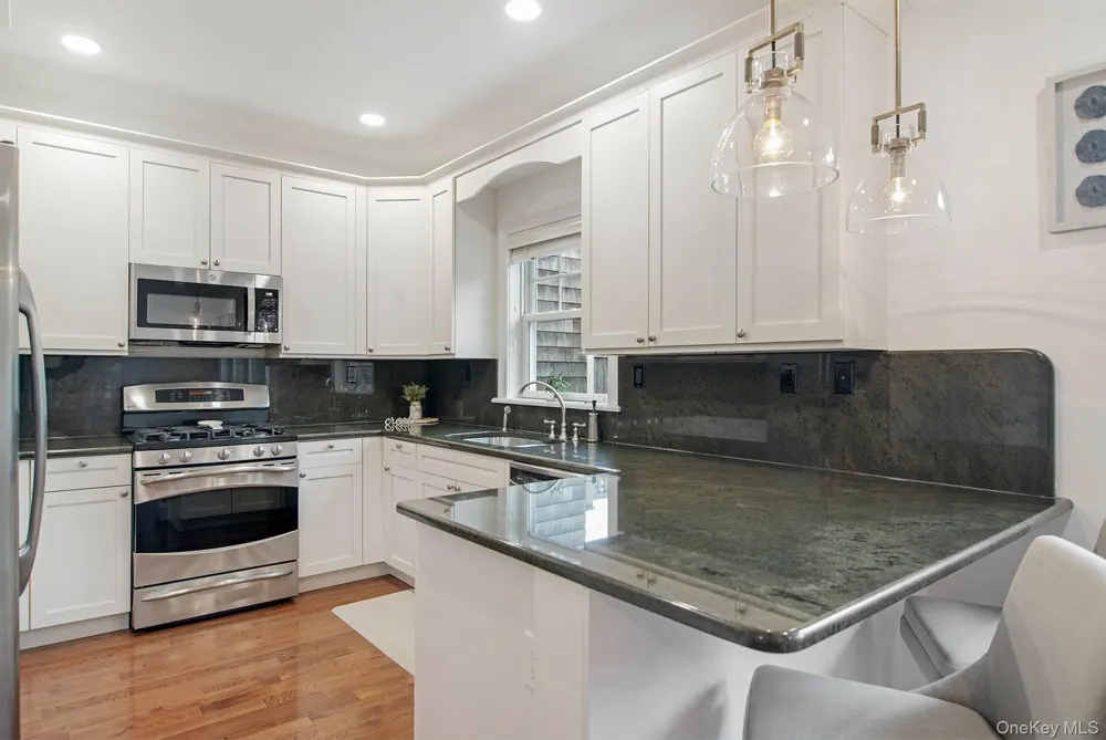 28 Andrew Court Southampton, NY 11968