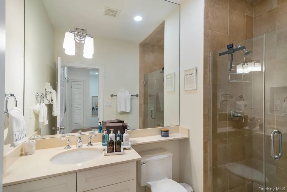 28 Andrew Court Southampton, NY 11968