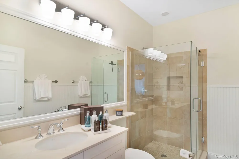 28 Andrew Court Southampton, NY 11968