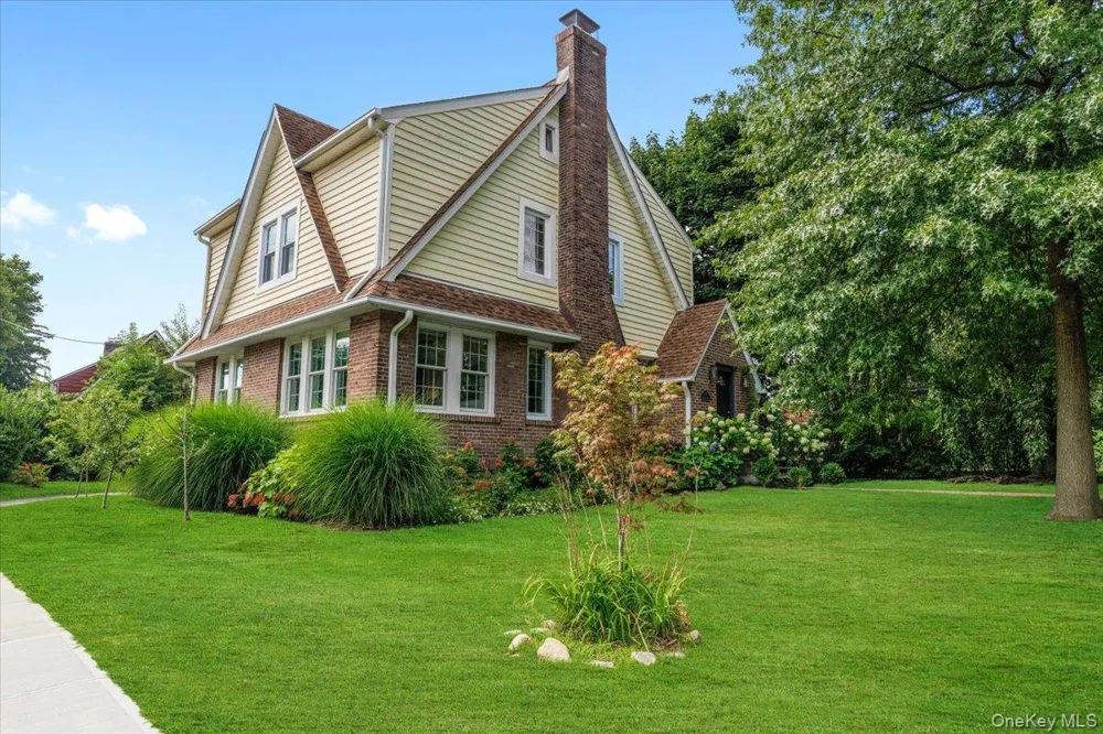 15 Parkview Court White Plains, NY 10603