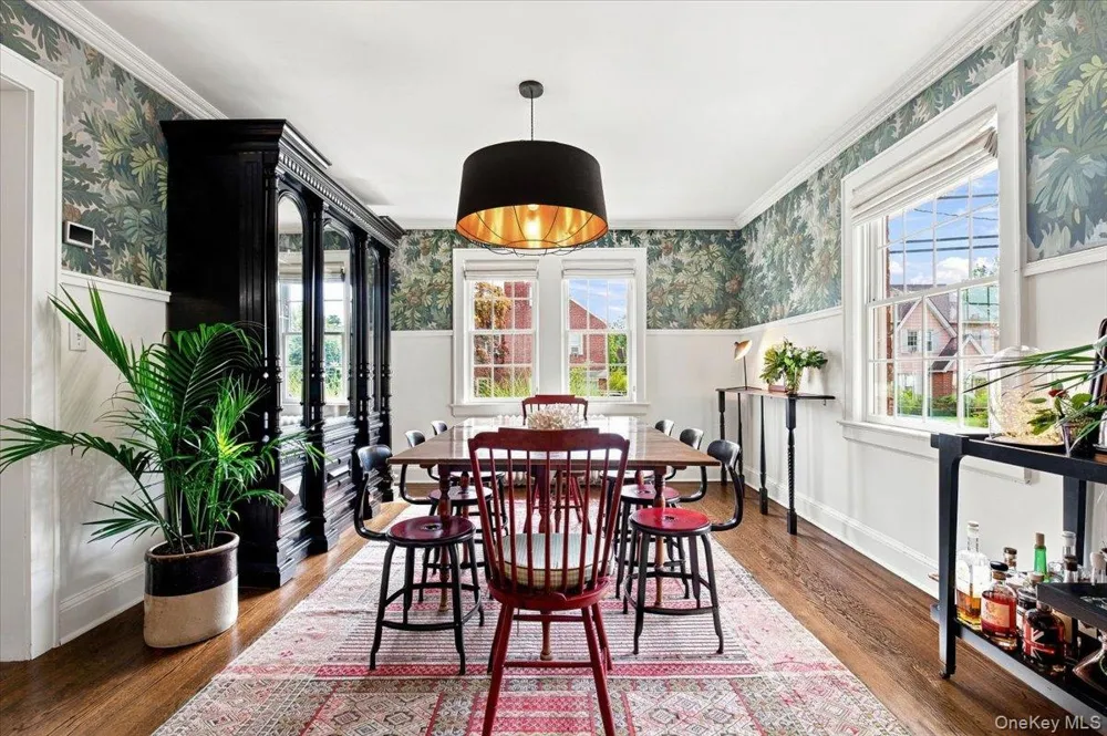 15 Parkview Court White Plains, NY 10603