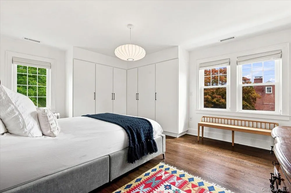 15 Parkview Court White Plains, NY 10603