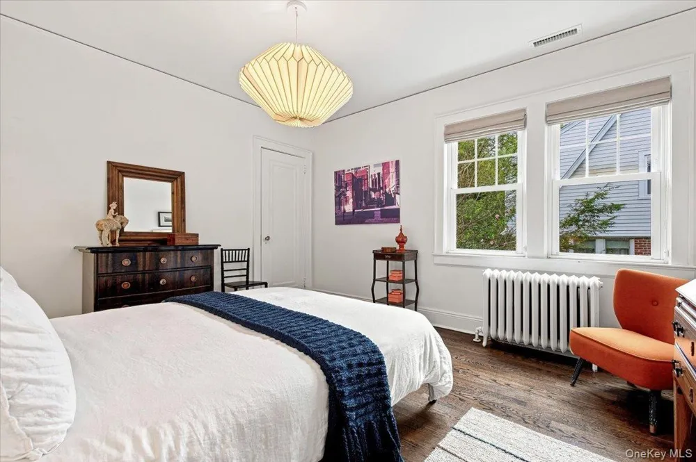 15 Parkview Court White Plains, NY 10603